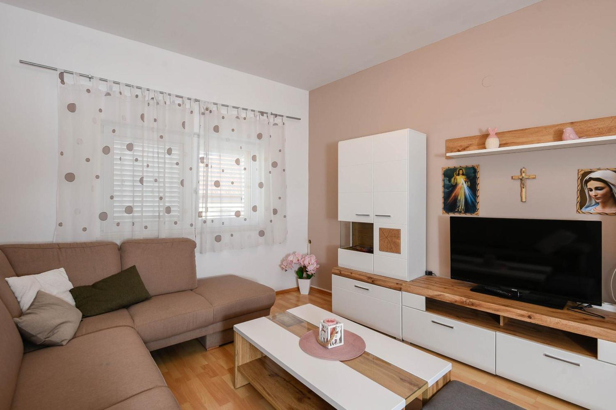 Apartments Karla Orebic Ruang foto