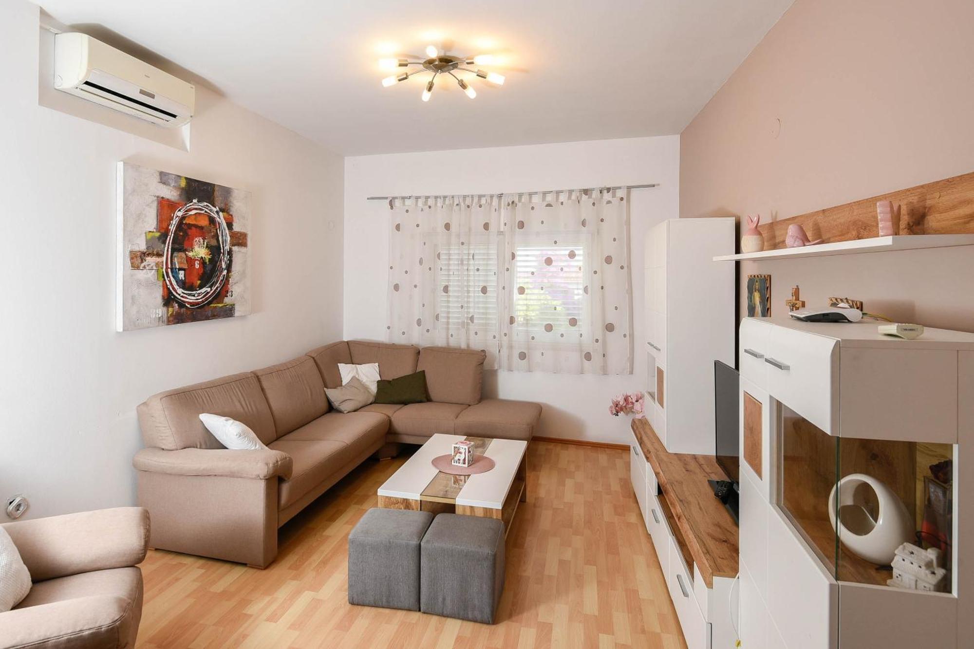 Apartments Karla Orebic Ruang foto