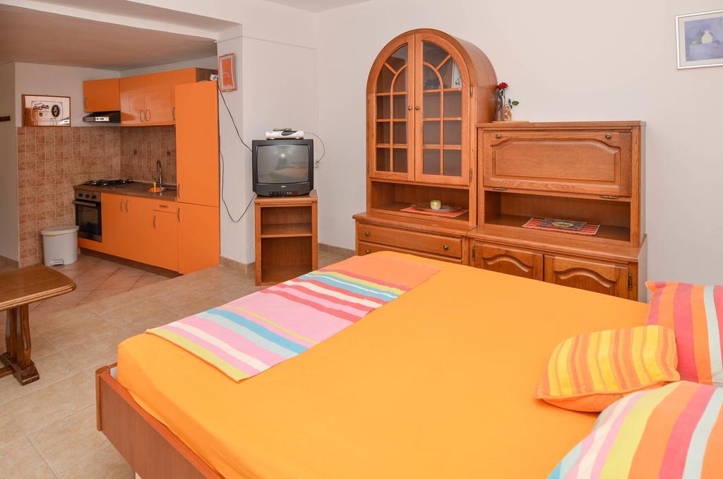 Apartments Karla Orebic Ruang foto