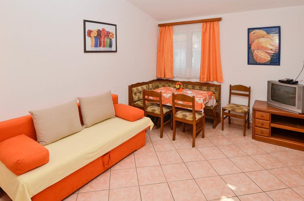 Apartments Karla Orebic Ruang foto