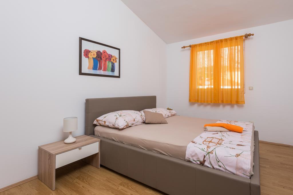 Apartments Karla Orebic Bagian luar foto